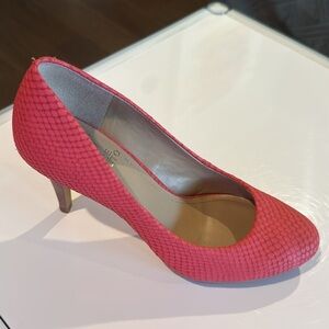 Vince Camuto heels in pink
